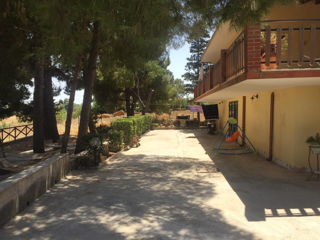 Casa Vacanza Caronia Valderice Exterior foto